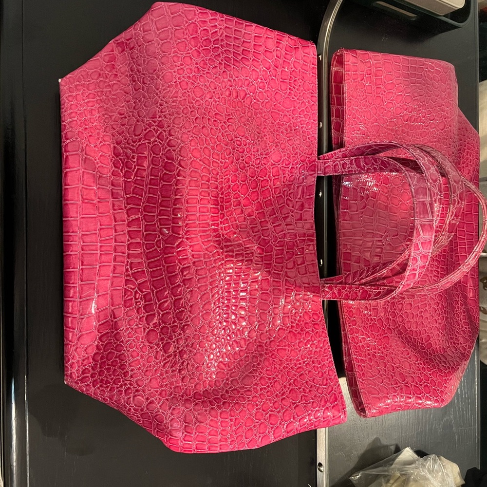 Elegant Pink Crocodile-Embossed Women's Bag Set